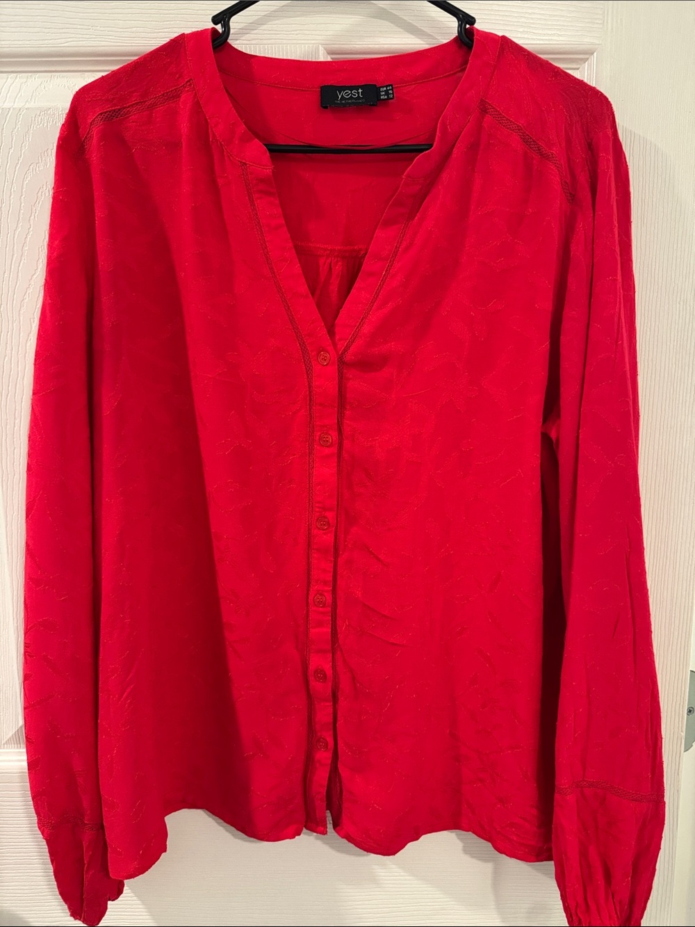 Yest Women's Red Button-Front Long Sleeve Top